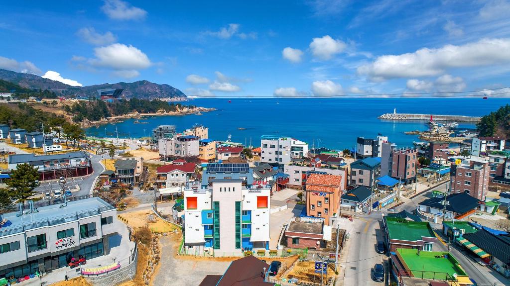 삼척 장호 굿모닝 펜션 image