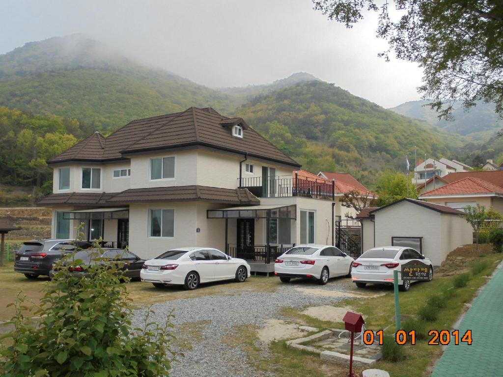 산타페 펜션 image