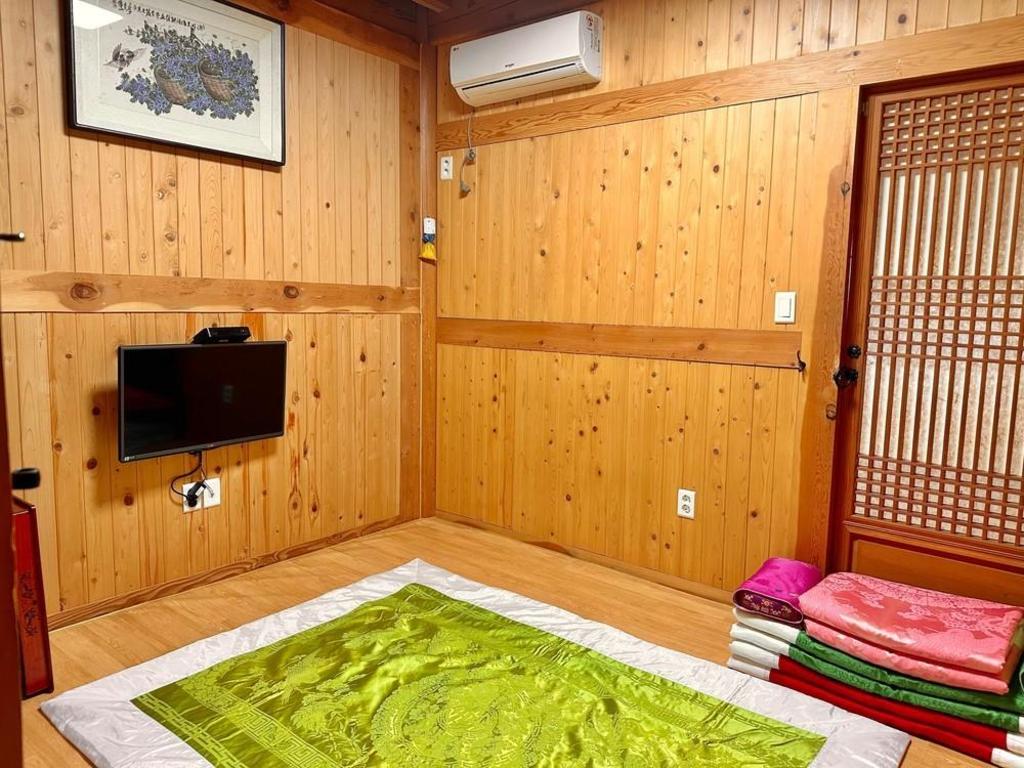전주 장수 한옥 펜션 image