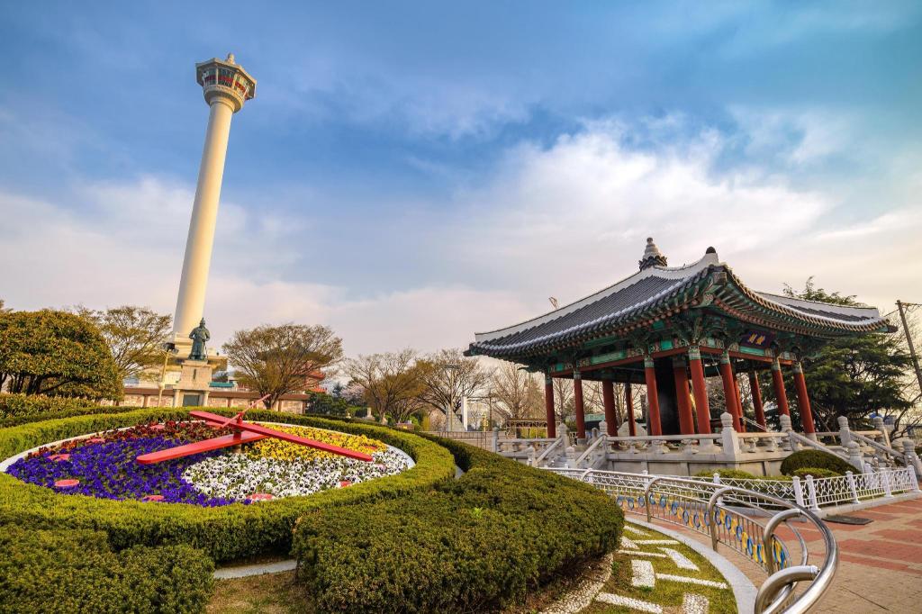 라발스 호텔 image