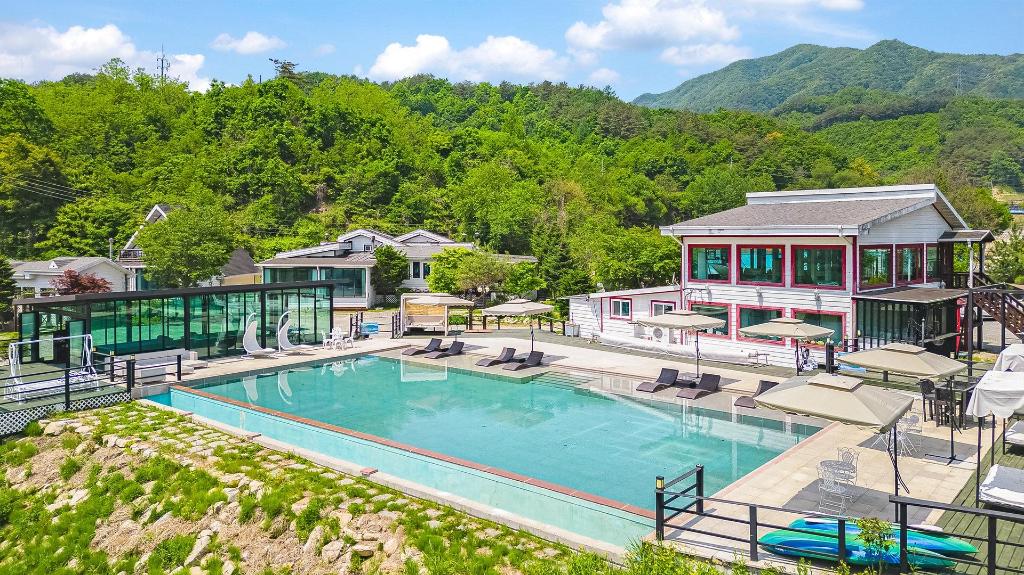 홍천 리버밸리 풀빌라 스파 펜션 image