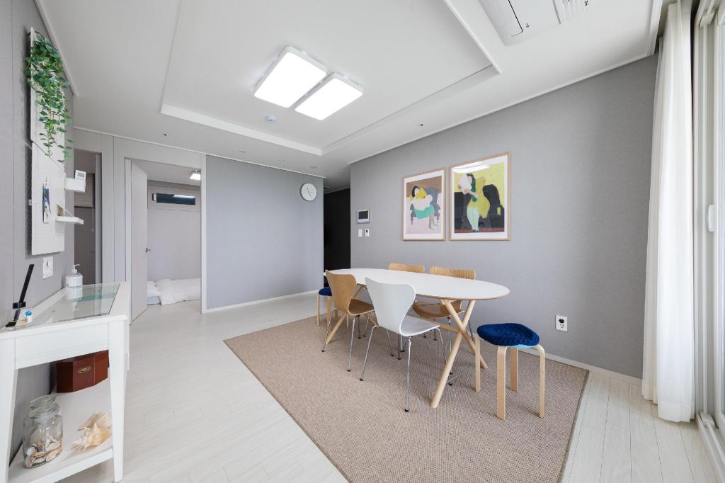 강릉 교외 지역의 프라이빗 하우스 (84m², 침실 1개, 프라이빗 욕실 1개) image