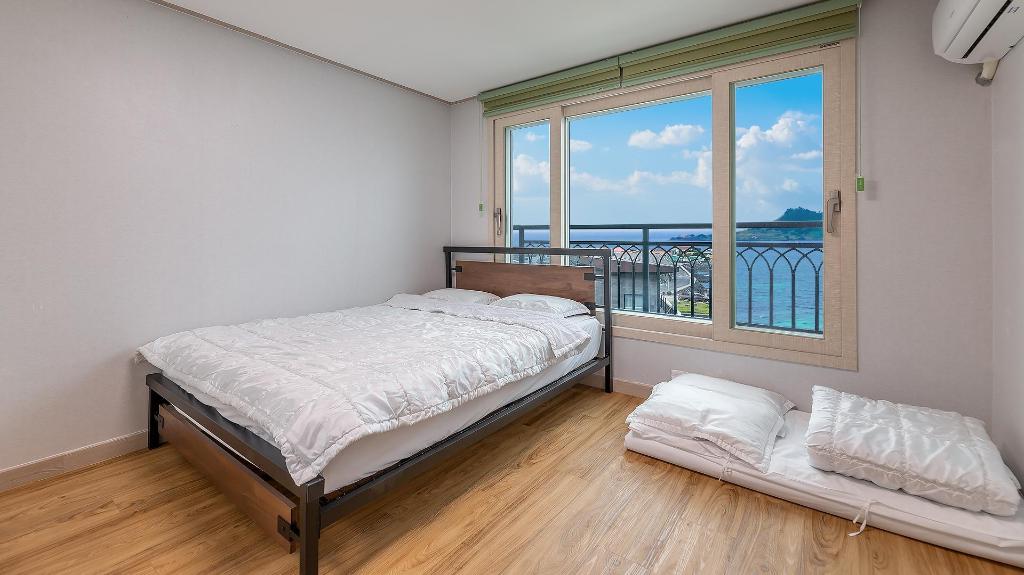 Best Hotels in Jeju, South Korea – Jeju Jangsugot Pension Review
