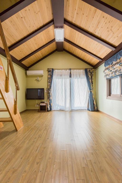 Best Hotels in Gapyeong, South Korea – Haetteuneun Supsok Pension Review