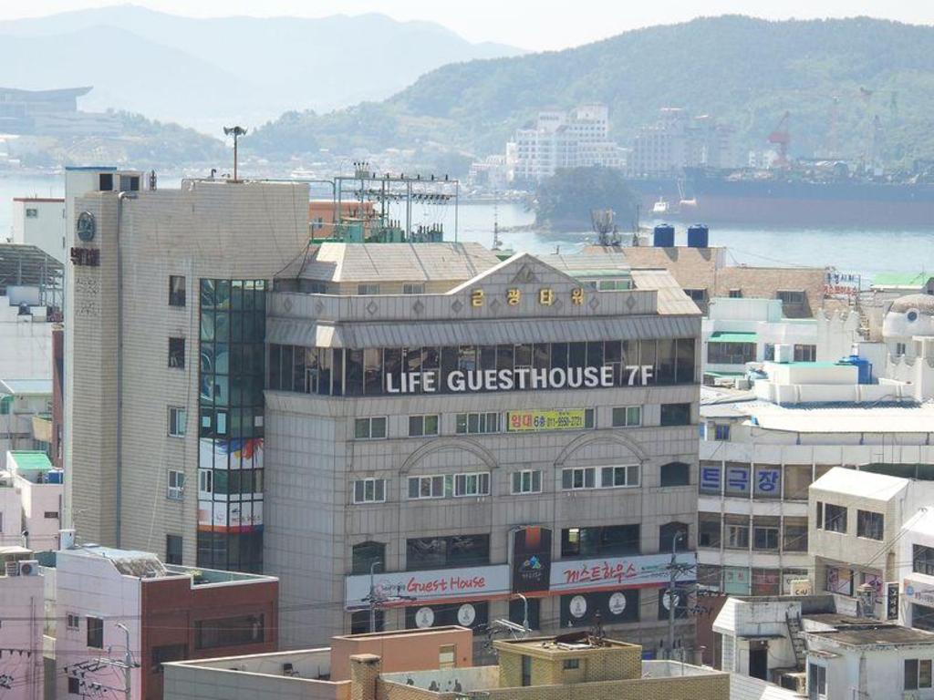 Best Hotels in Tongyeong, South Korea – Life Guesthouse Review
