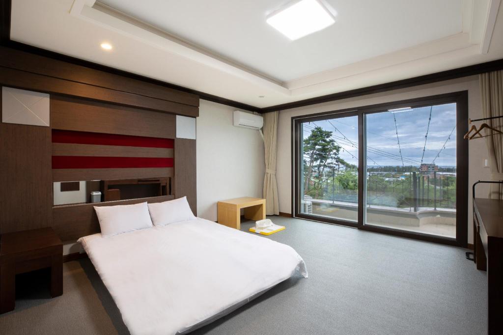 Best Hotels in Yangyang, South Korea – Glamdog Pet Pension Review