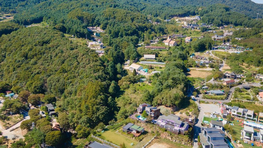 Best Hotels in Gapyeong, South Korea – Boratbit Hyanggi Pension Review