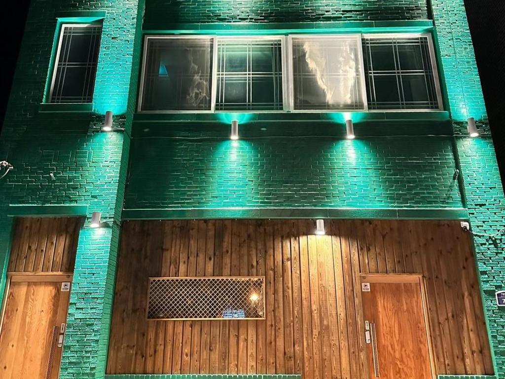 Best Hotels in Jeonju, South Korea – Jeonju Hanok Village Dokchaekdeoksugung Byeolguan Review