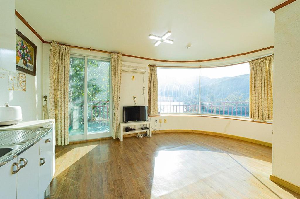 Best Hotels in Chuncheon, South Korea – Pulbitgrim Pension Review