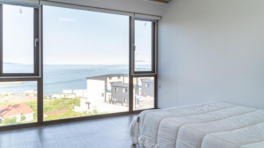 Best Hotels in Geoje, South Korea – Amor Family Pension Review