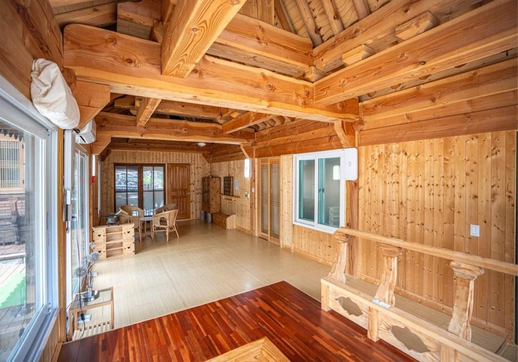 Best Hotels in Yongin, South Korea – Yejik Hanok Pension Review