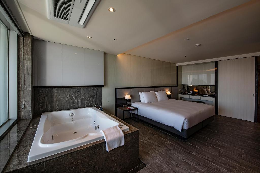 Best Hotels in Geoje, South Korea – The Pohara Suites Hotel Review