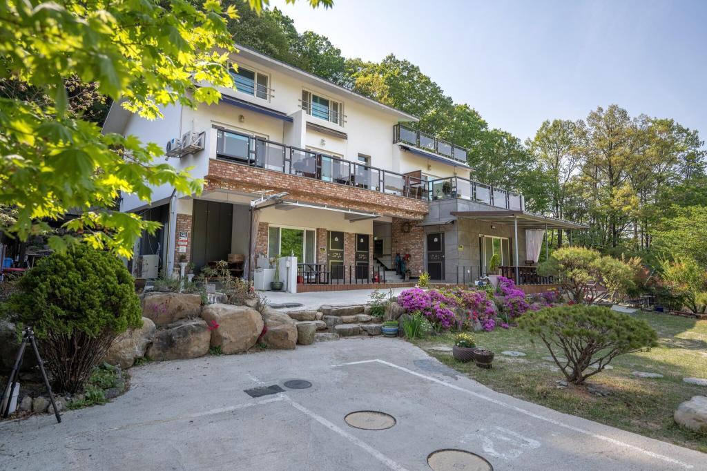 Best Hotels in Ulsan, South Korea – Daewunsan Valley Pension Review