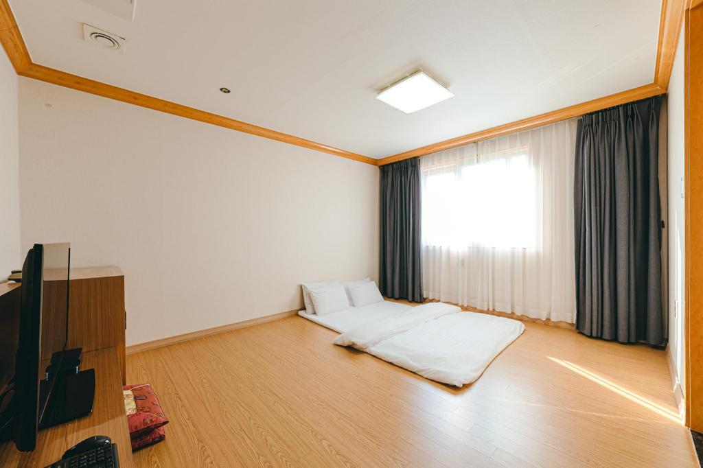 Best Hotels in Tongyeong, South Korea – Tongyeong Gallery Hotel Review
