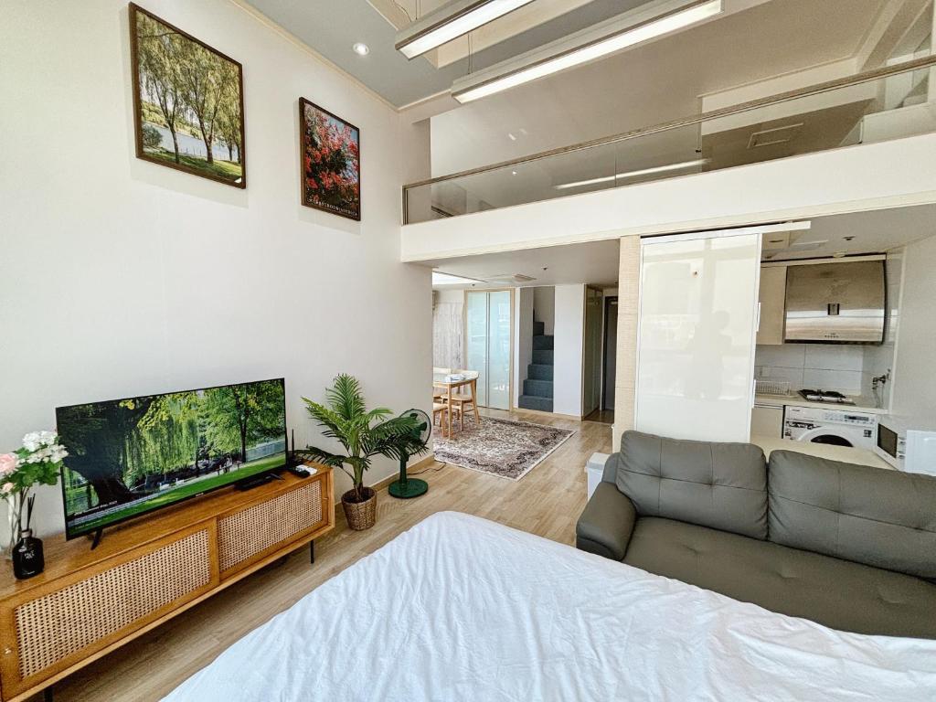 Best Hotels in Seoul, South Korea – Holiday Inn Express Seoul Yongsan Review