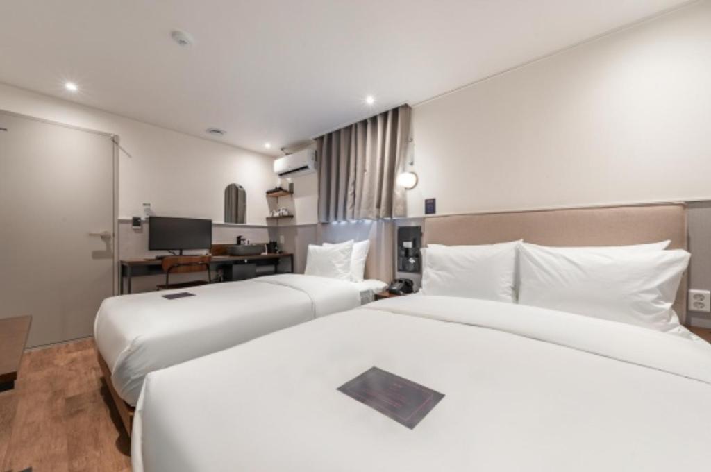 Best Hotels in Seoul, South Korea – Just Stay Hotel Wangsimni Station Review