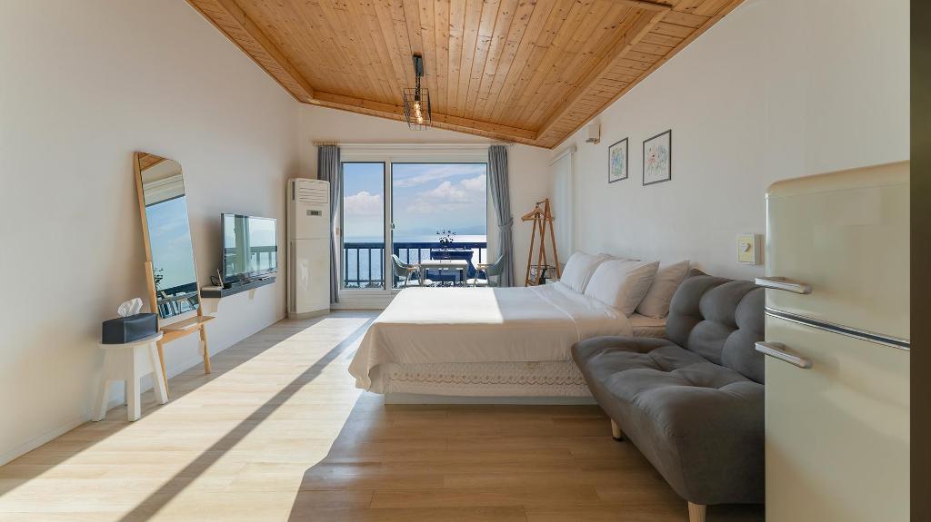 Best Hotels in Namhae, South Korea – Bluegrad Pension Review