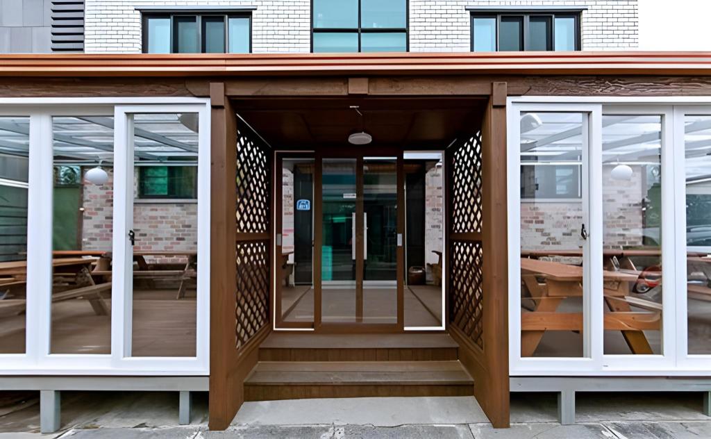 Best Hotels in Boryeong, South Korea – Daecheon Sinhwa Pension Review