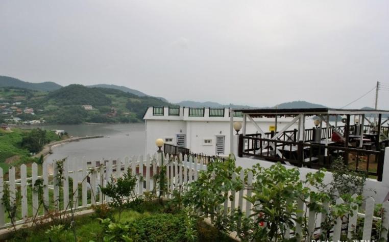 해와달 펜션 image