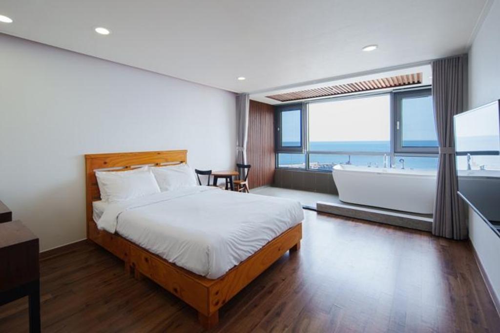 프레임 스파빌 펜션 image