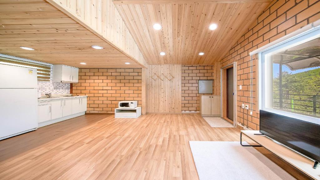 호박 펜션 image