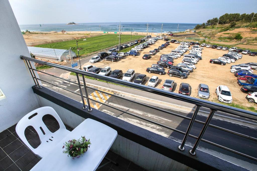 해뜨는 집 펜션 image