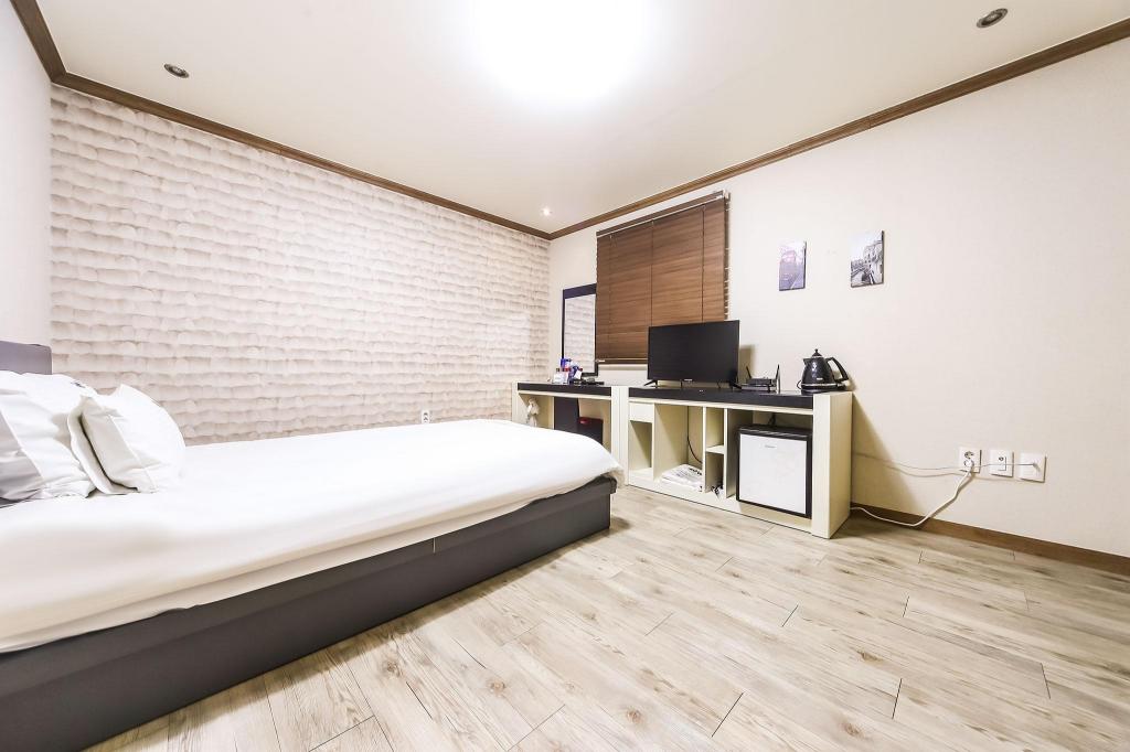 포테이토 모텔 image