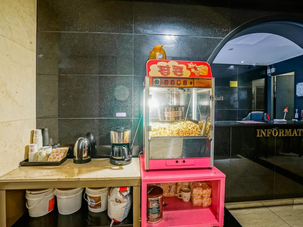신촌 라뉘 호텔 image