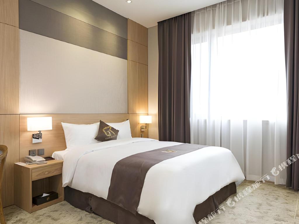 Gold River Hotel image