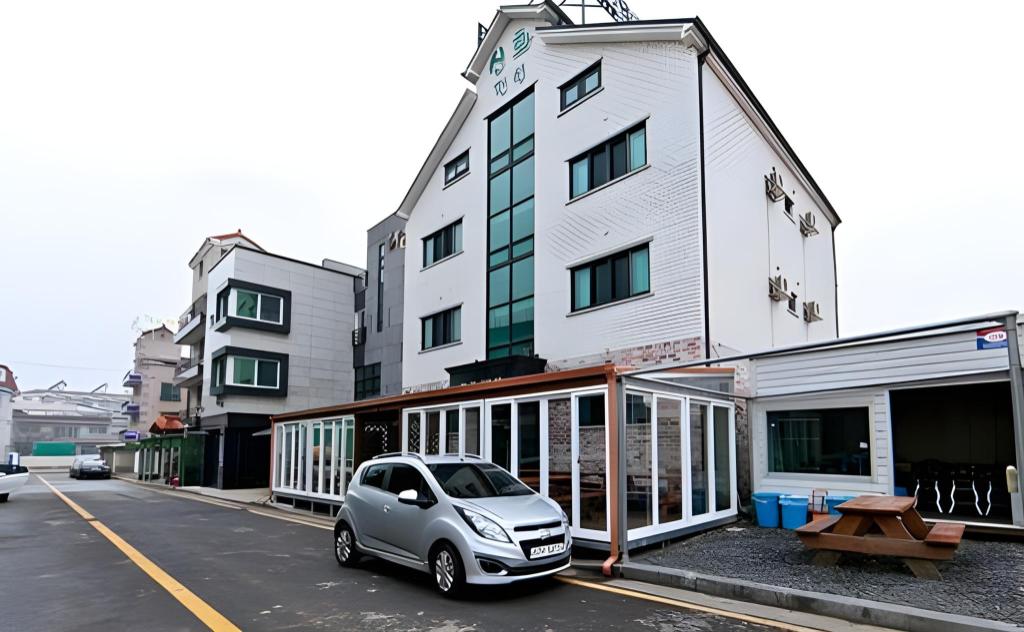 대천 신화 펜션 image