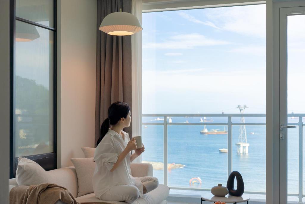 어반스테이 부산송도해변 image