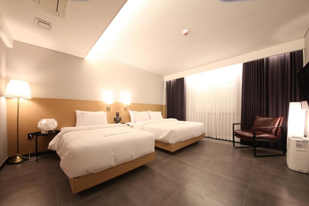 Soul Hotel image