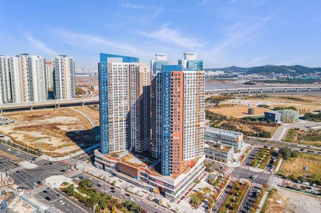 어반스테이 송도달빛공원 image