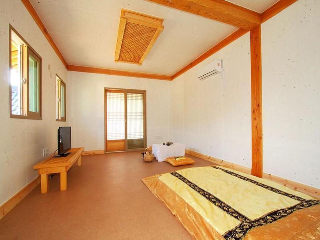 경주 한옥 펜 타운 image