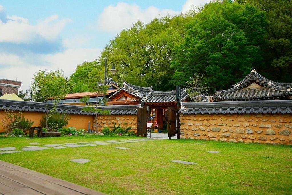 지우당 한옥 독채펜션 전주한옥마을 image
