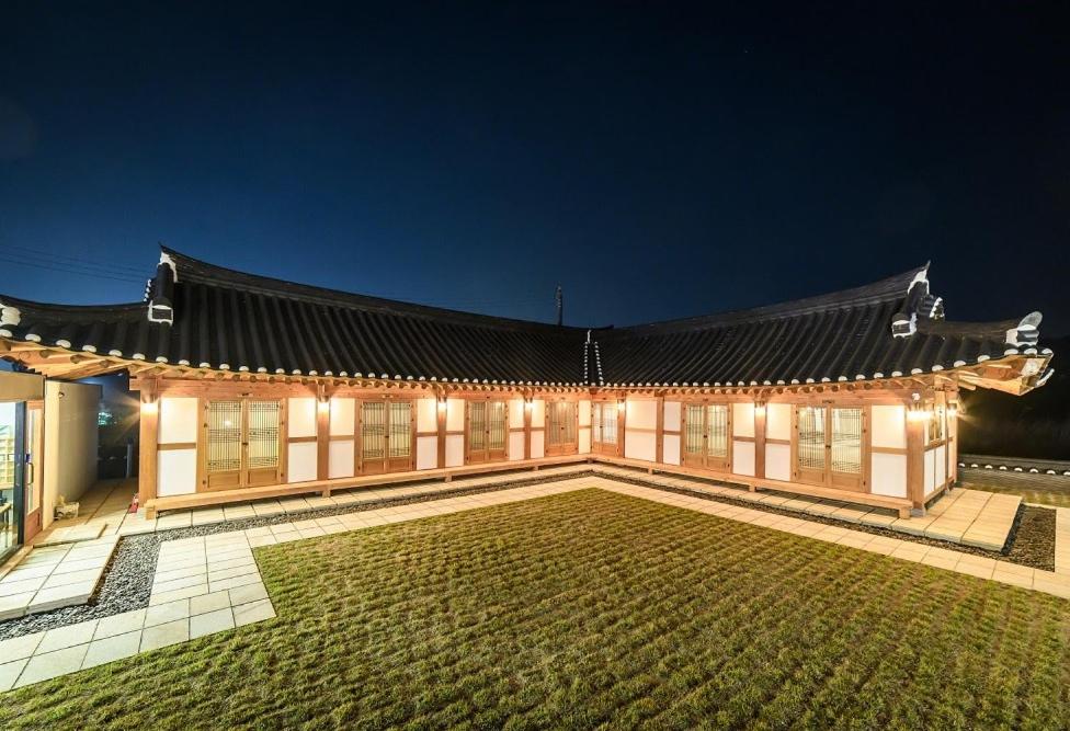 원화루 image