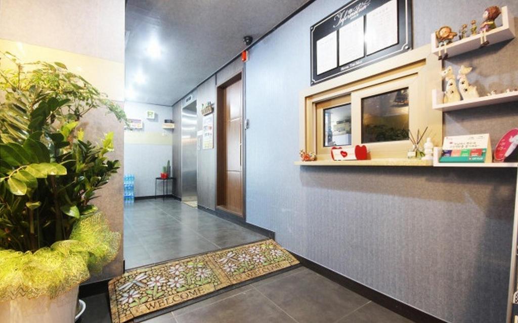 더 메이 호텔 image