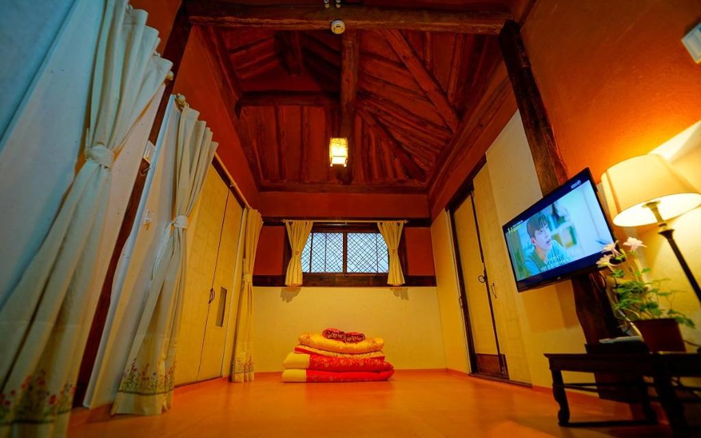 전주 한옥마을 이화원 고택 image