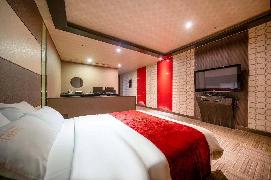 Story Hotel image