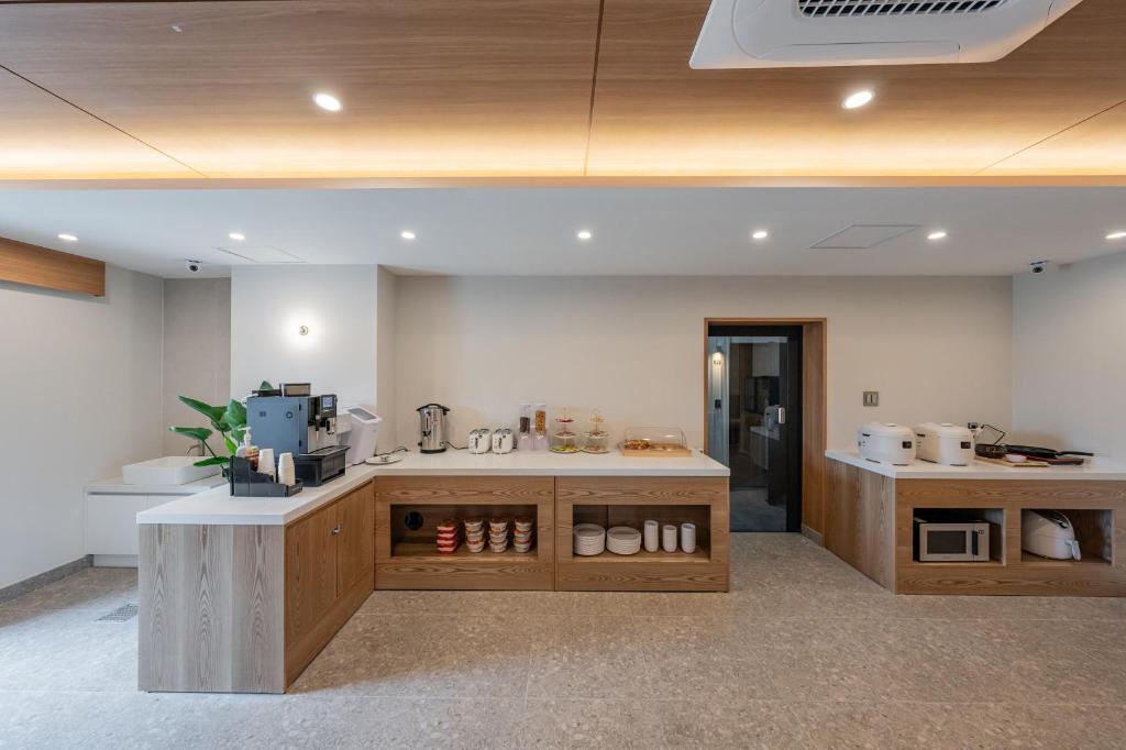 H. Avenue Hotel Moonhyun beach image