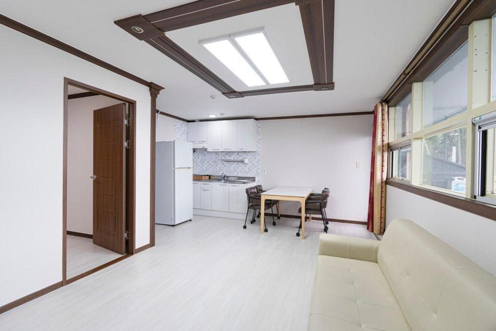 영흥도 해송 펜션 image