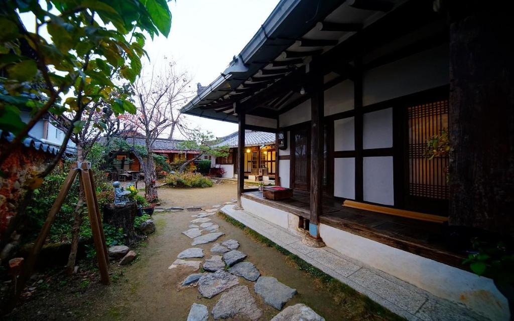 전주 한옥마을 이화원 고택 image