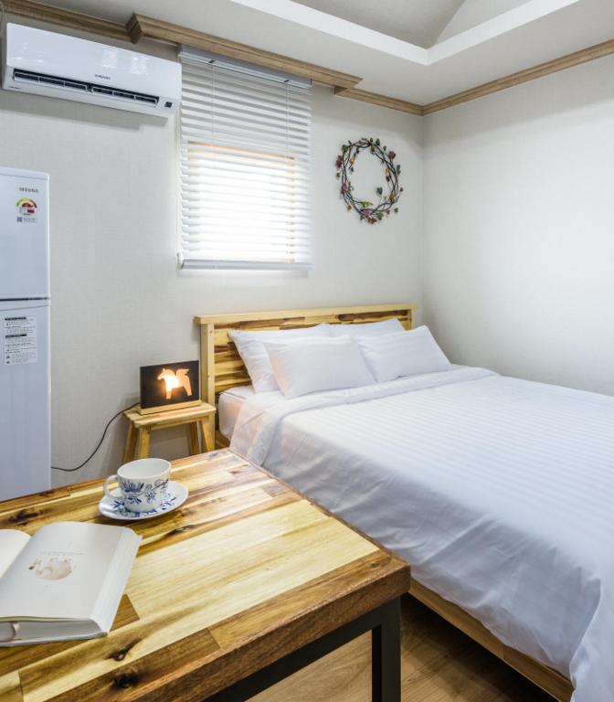 낭만제주 펜션 image