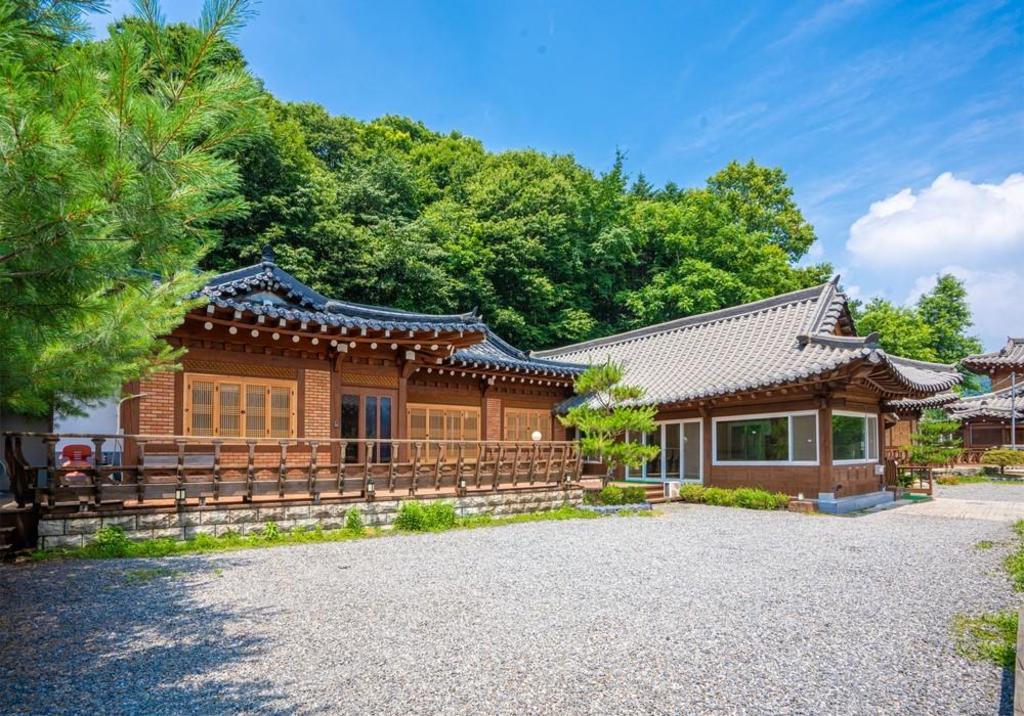 예직 한옥 펜션 image