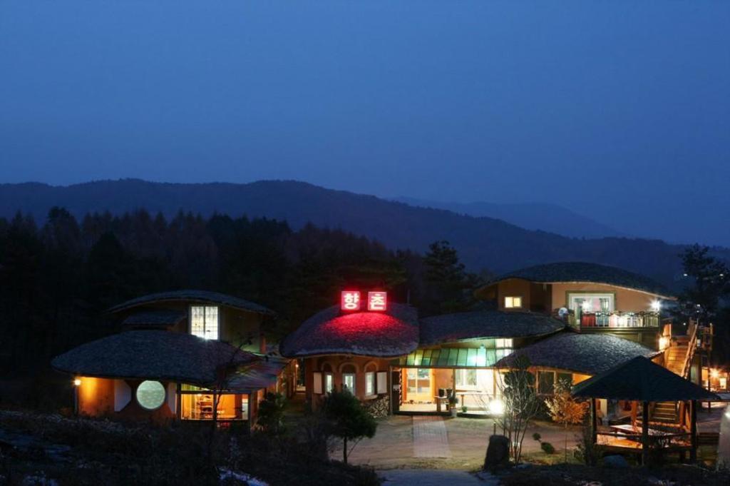 향촌 펜션 image