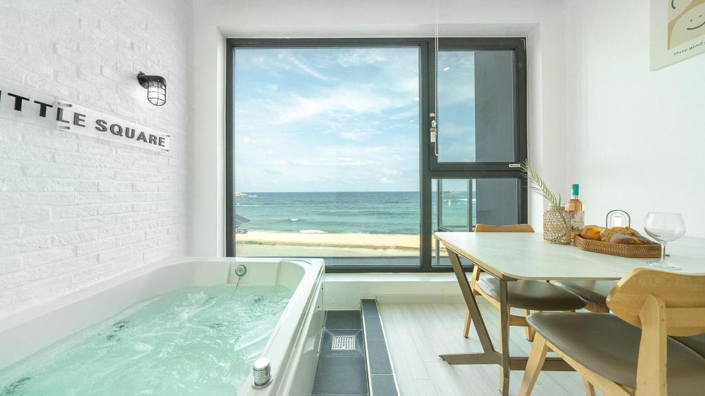 Goseong Littlesquare Oceanview Pension image