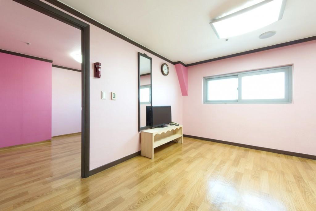 더 위트 도고 image