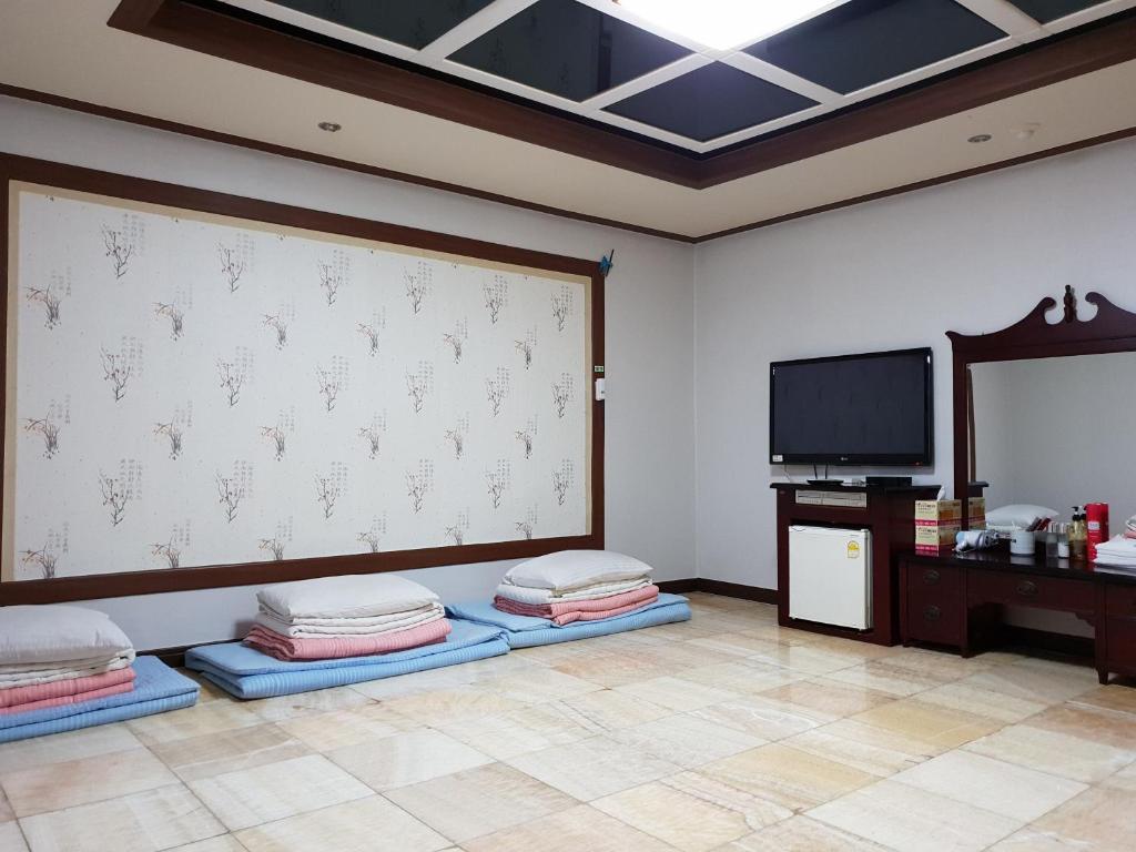 플러스 모텔 image