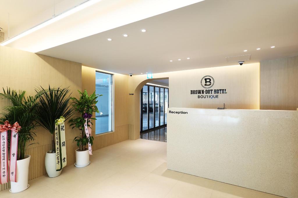 Browndot airport new town image