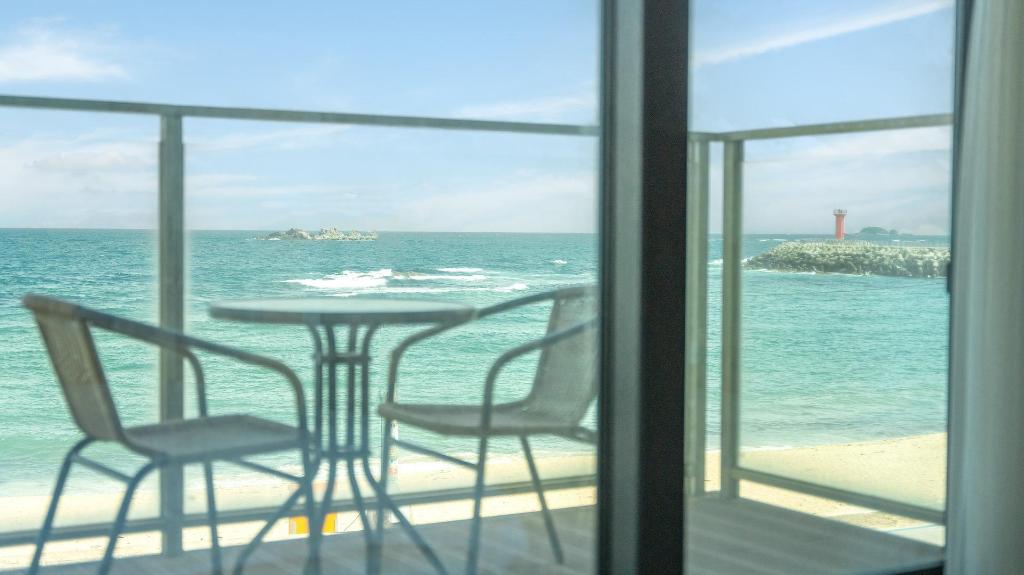 Goseong Littlesquare Oceanview Pension image